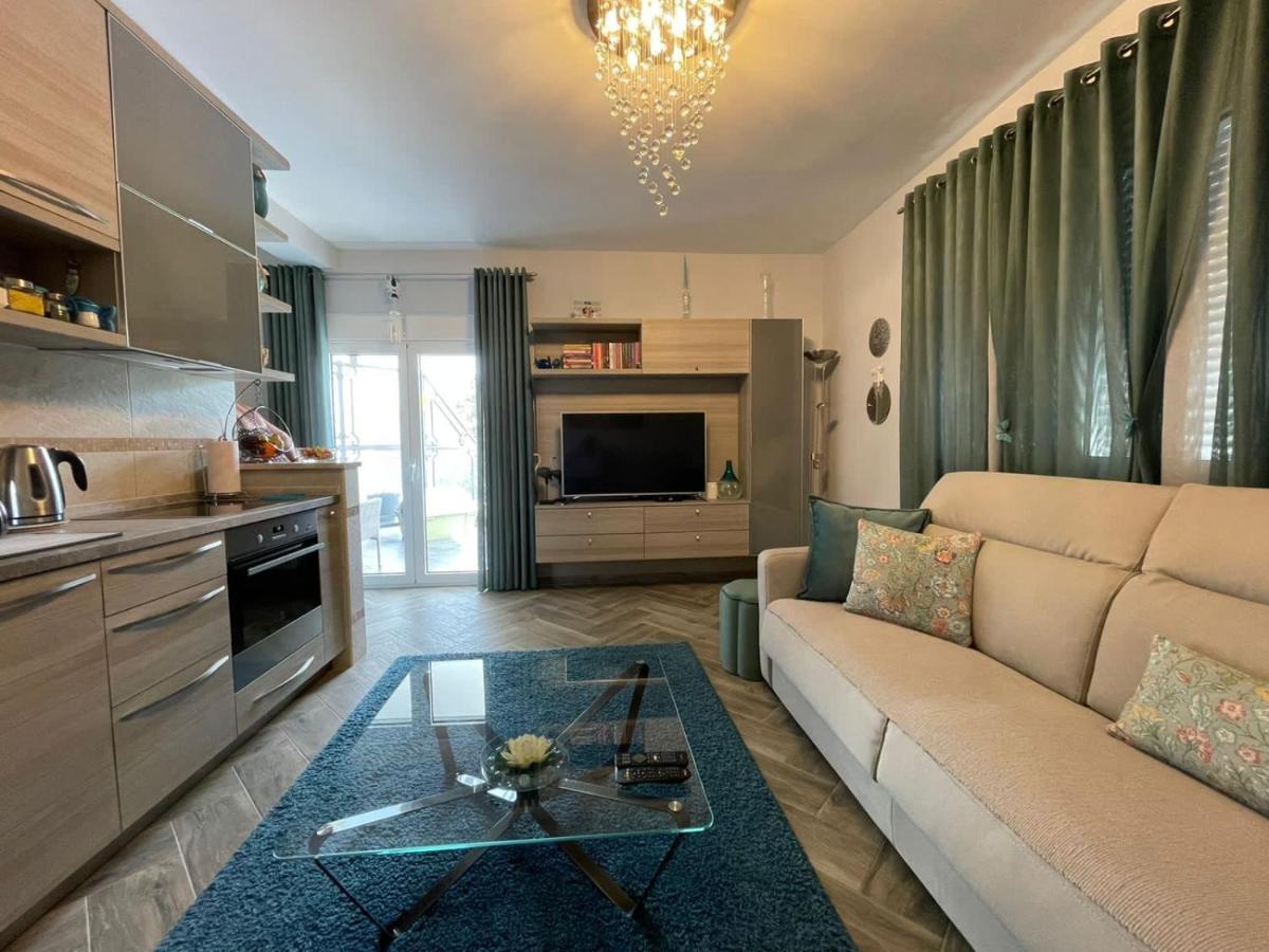 Lux Apartment Mms1 Krimovica Buitenkant foto
